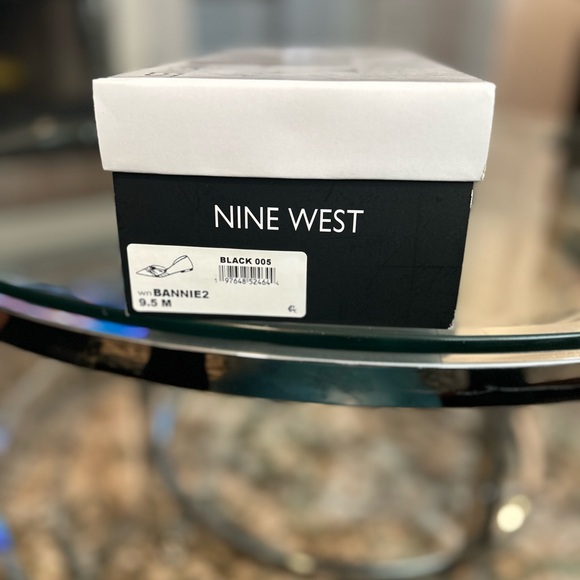 Nine West Black Floral Flats - Picture 3 of 3